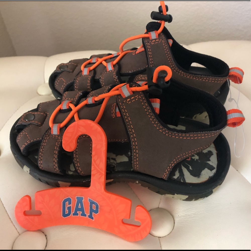 GAP boys fisherman sandals